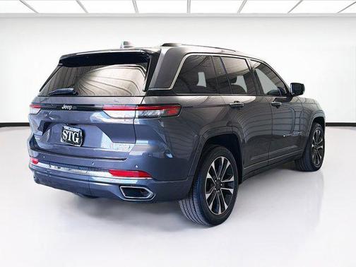 2022 Jeep Grand Cherokee Overland