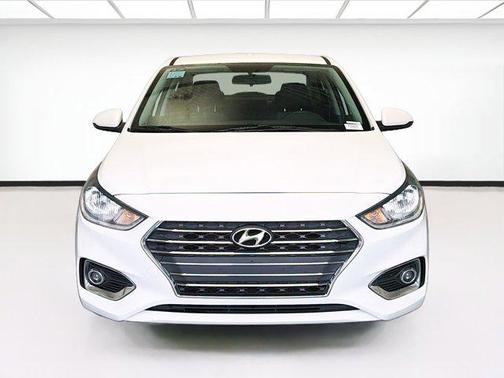 Frost White Pearl 2022 Hyundai Accent SEL