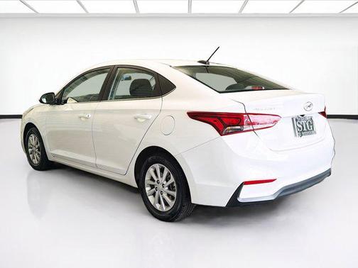 Frost White Pearl 2022 Hyundai Accent SEL