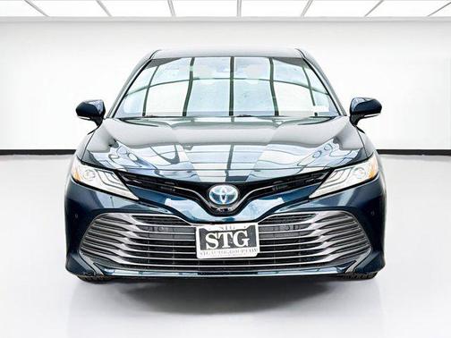 Galactic Aqua Mica 2018 Toyota Camry Hybrid XLE