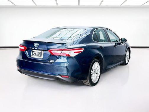 Galactic Aqua Mica 2018 Toyota Camry Hybrid XLE