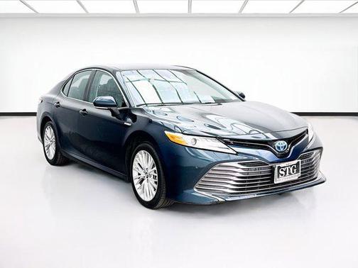 Galactic Aqua Mica 2018 Toyota Camry Hybrid XLE