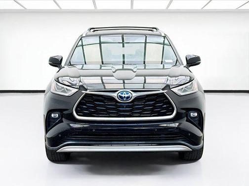 2021 Toyota Highlander Hybrid Platinum