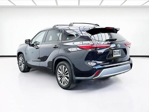 2021 Toyota Highlander Hybrid Platinum