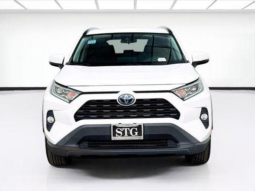 Super White 2021 Toyota RAV4 Hybrid XLE
