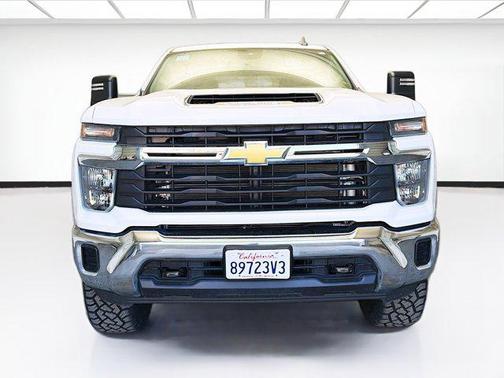 Summit White 2024 Chevrolet Silverado 2500 LT