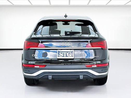 2022 Audi Q5 45 S line Prestige
