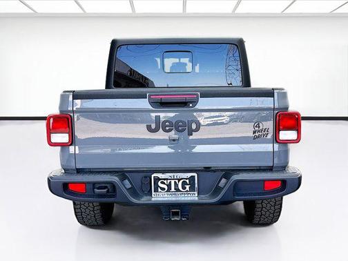 Sting-Gray Clearcoat 2022 Jeep Gladiator Sport