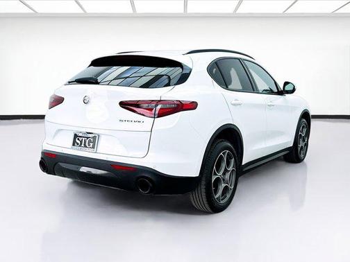 2022 Alfa Romeo Stelvio Sprint