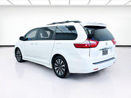 2019 Toyota Sienna Limited Premium