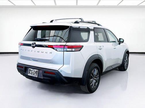 2024 Nissan Pathfinder SV FWD