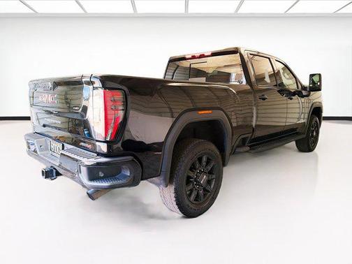 Onyx Black 2024 GMC Sierra 2500 AT4