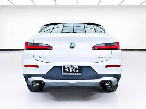 Mineral White Metallic 2022 BMW X4 xDrive30i