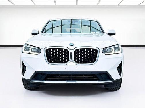 Mineral White Metallic 2022 BMW X4 xDrive30i