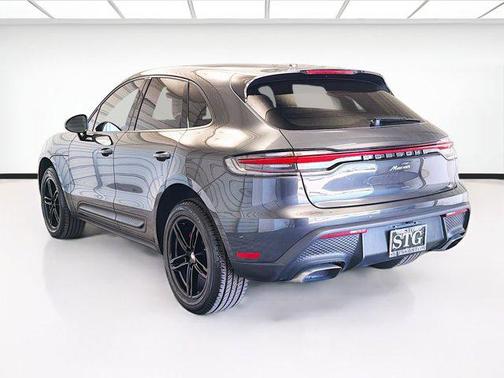 Volcano Grey Metallic 2022 Porsche Macan Macan