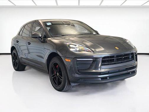 Volcano Grey Metallic 2022 Porsche Macan Macan