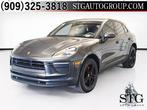 Volcano Grey Metallic 2022 Porsche Macan Macan