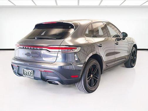 Volcano Grey Metallic 2022 Porsche Macan Macan