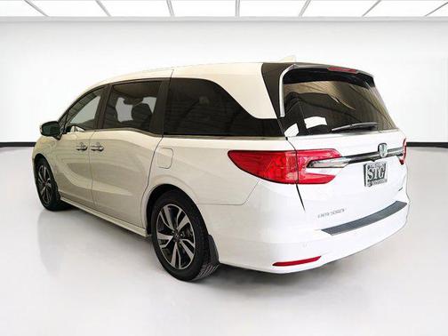 Platinum White 2022 Honda Odyssey Touring