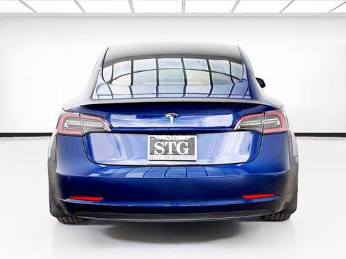 Deep Blue Metallic 2021 Tesla Model 3 Standard Range Plus