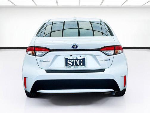 2022 Toyota Corolla Hybrid LE