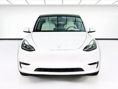 Pearl White Multi-Coat 2022 Tesla Model Y Performance Dual Motor All-Wheel Drive