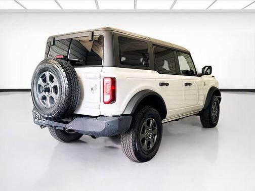 Oxford White 2025 Ford Bronco Big Bend