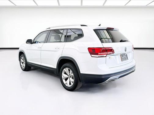 Pure White 2018 Volkswagen Atlas 3.6L S