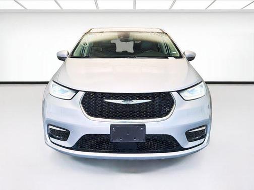 Silver Mist Clearcoat 2023 Chrysler Pacifica Touring L