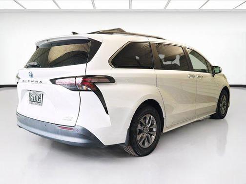 Wind Chill Pearl 2024 Toyota Sienna XLE