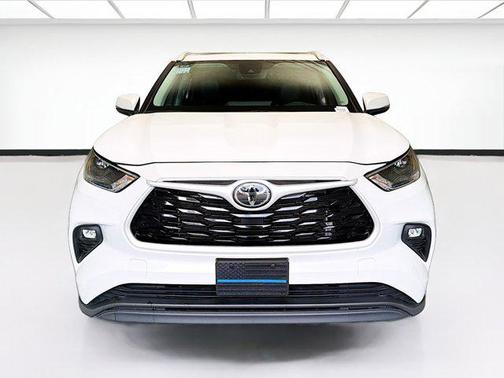 Wind Chill Pearl 2024 Toyota Highlander XLE