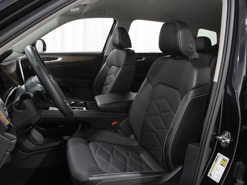 2025 Volkswagen Atlas 2.0T SE w/Technology 4MOTION