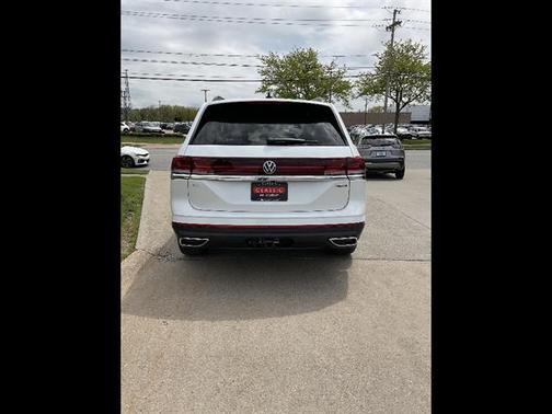 Opal White Pearl 2026 Volkswagen Atlas 2.0T SE w/Technology 4MOTION