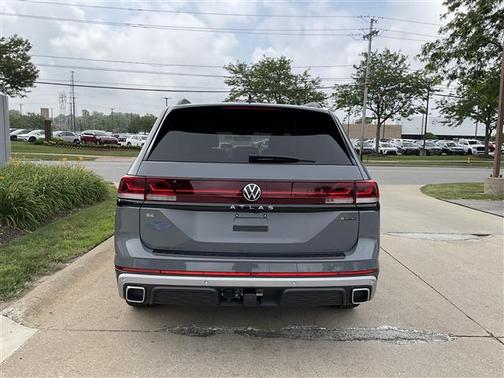 2025 Volkswagen Atlas 2.0T Peak Edition