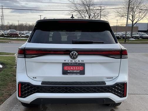 2026 Volkswagen Tiguan 2.0T SE R-Line Black 4MOTION