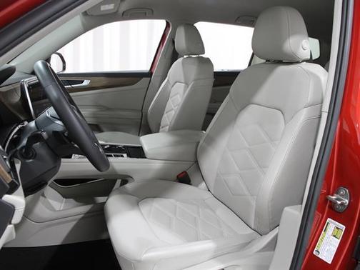 2024 Volkswagen Atlas 2.0T SE w/Technology 4MOTION