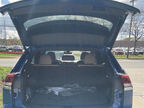 2026 Volkswagen Atlas Cross Sport 2.0T SE w/Technology 4MOTION