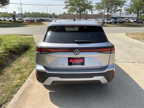 2025 Volkswagen Tiguan 2.0T SE 4MOTION