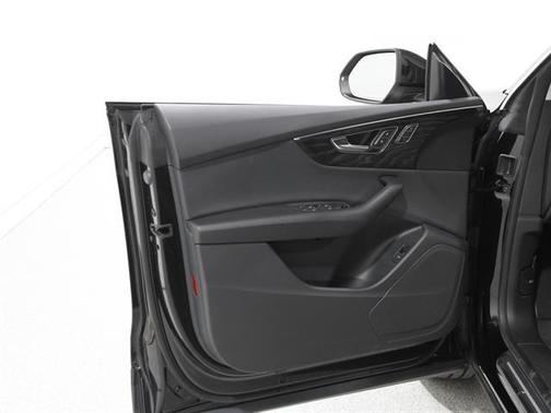 2023 Audi Q8 55 Premium