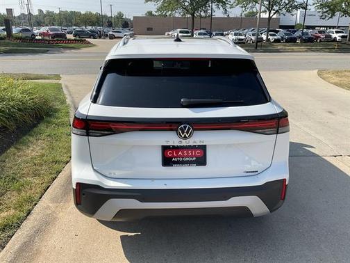 2025 Volkswagen Tiguan 2.0T SE 4MOTION