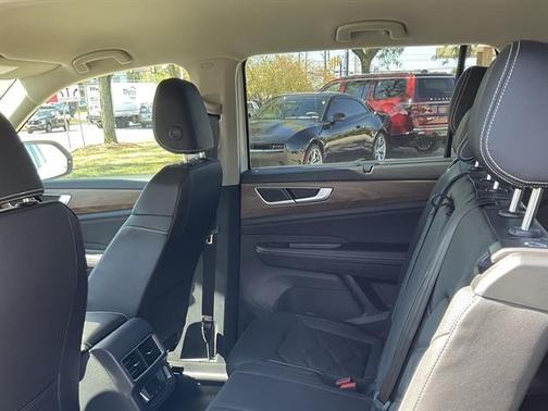 2026 Volkswagen Atlas 2.0T SE w/Technology 4MOTION