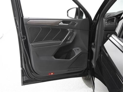 2022 Volkswagen Tiguan 2.0T SEL R-Line 4MOTION