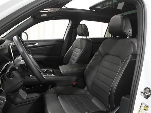 2025 Volkswagen Atlas Cross Sport 2.0T SEL