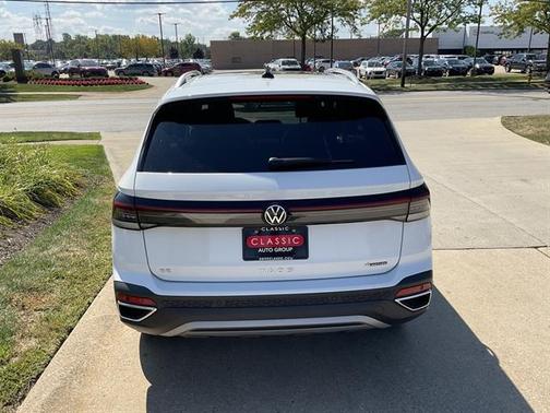 2025 Volkswagen Taos 1.5T SE