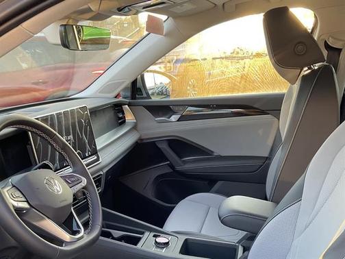 2025 Volkswagen Tiguan 2.0T SE 4MOTION