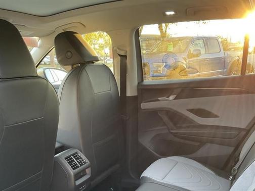 2025 Volkswagen Tiguan 2.0T SE 4MOTION