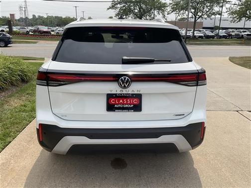 2025 Volkswagen Tiguan 2.0T SE 4MOTION