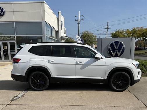 2026 Volkswagen Atlas 2.0T SE w/Technology 4MOTION
