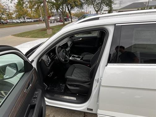 2026 Volkswagen Atlas 2.0T SEL Premium R-Line 4MOTION