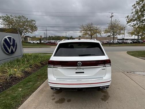 2026 Volkswagen Atlas 2.0T SEL Premium R-Line 4MOTION